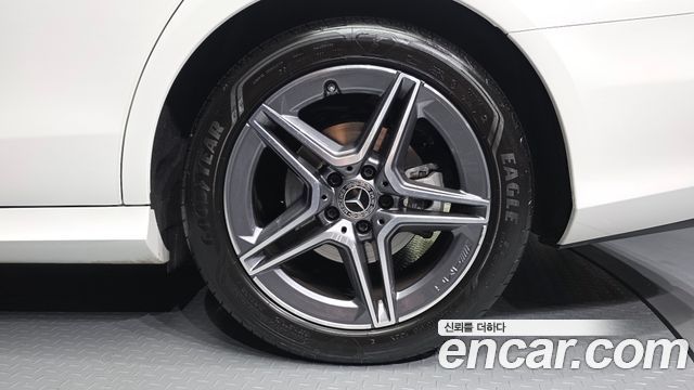 Mercedes-Benz E-Class 2023 — photo 7