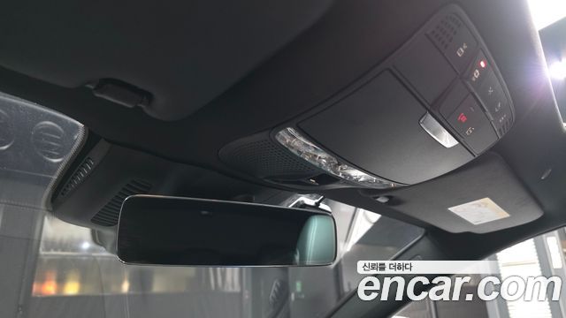 Mercedes-Benz E-Class 2023 — photo 27