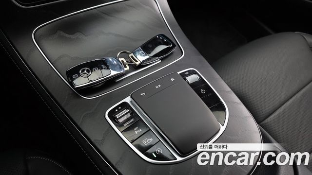 Mercedes-Benz E-Class 2023 — photo 29
