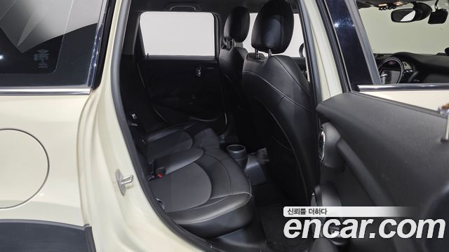 Mini Cooper 2018 — photo 12