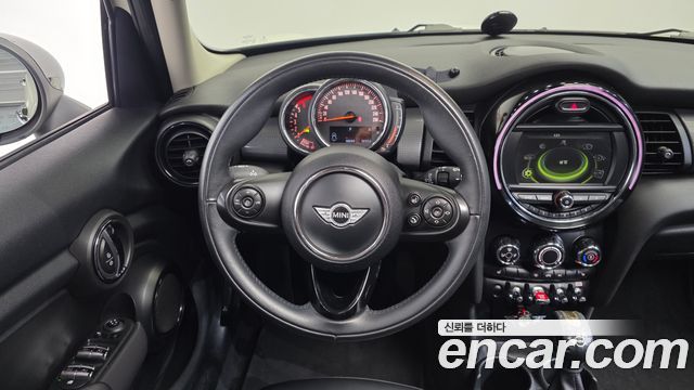 Mini Cooper 2018 — photo 13