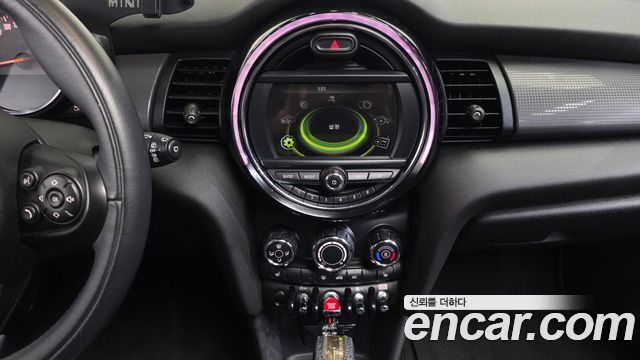 Mini Cooper 2018 — photo 15