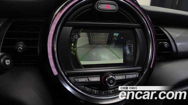 Mini Cooper 2018 — photo 16