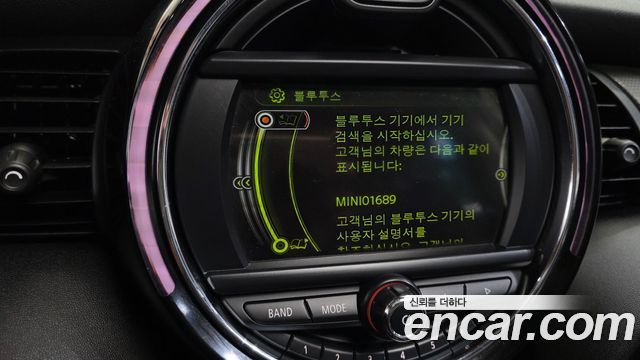 Mini Cooper 2018 — photo 17