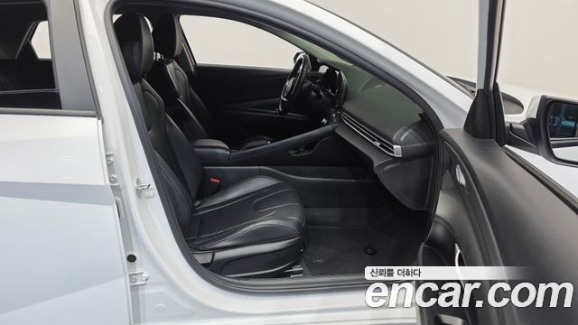Hyundai AVANTE 2022 — photo 11