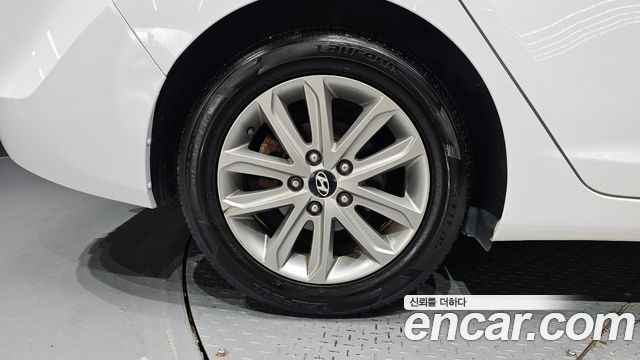 Hyundai AVANTE 2014 — photo 5
