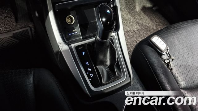 Hyundai AVANTE 2014 — photo 12