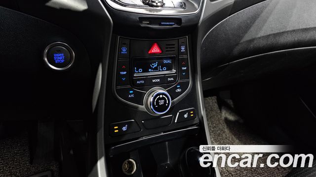 Hyundai AVANTE 2014 — photo 22