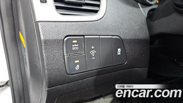 Hyundai AVANTE 2014 — photo 24