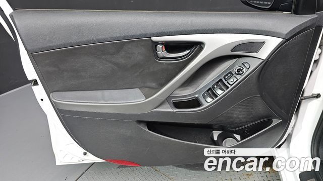 Hyundai AVANTE 2014 — photo 14