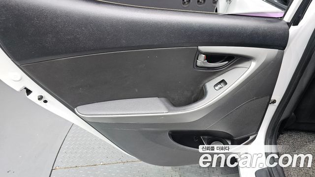 Hyundai AVANTE 2014 — photo 15
