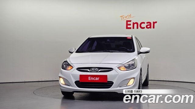 Hyundai Accent 2012 — photo 3