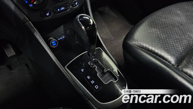 Hyundai Accent 2012 — photo 12