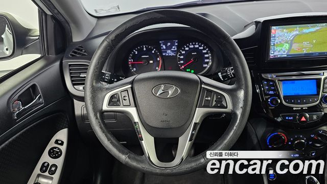 Hyundai Accent 2012 — photo 19