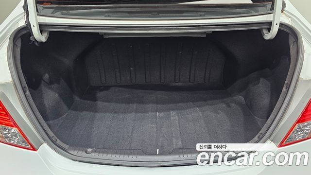 Hyundai Accent 2012 — photo 26