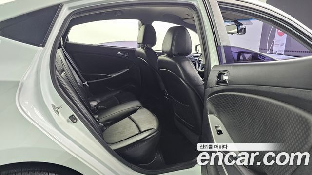 Hyundai Accent 2012 — photo 28