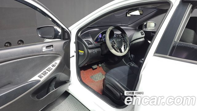 Hyundai Accent 2017 — photo 13