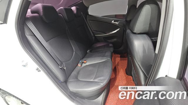 Hyundai Accent 2017 — photo 17