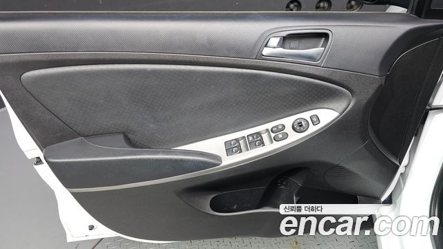 Hyundai Accent 2017 — photo 14