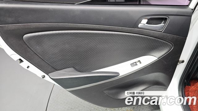 Hyundai Accent 2017 — photo 15