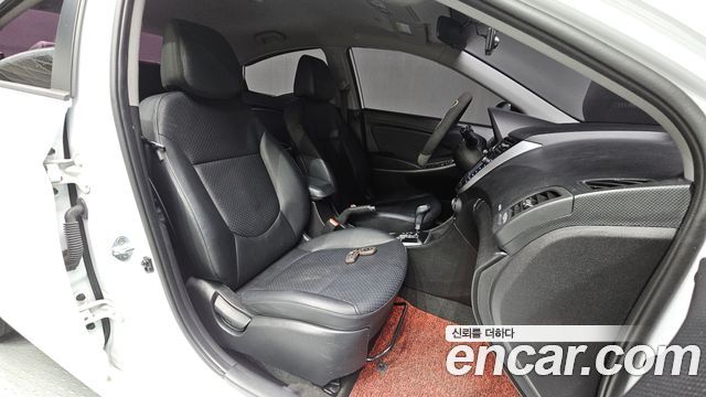 Hyundai Accent 2017 — photo 16