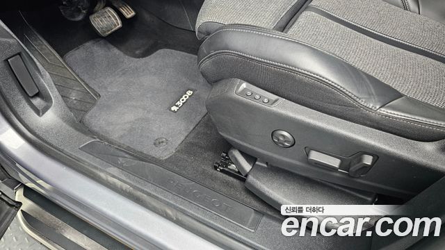 Peugeot 3008 2018 — photo 23