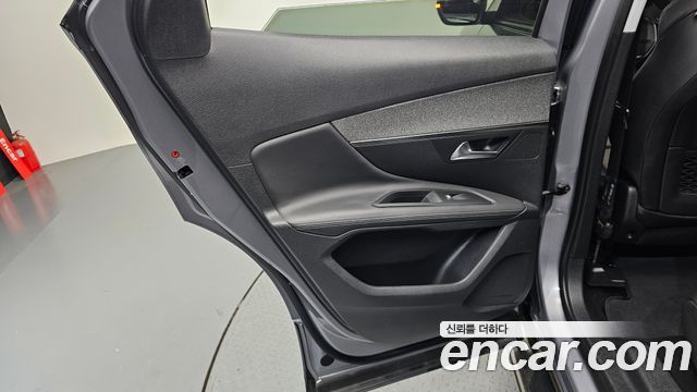 Peugeot 3008 2018 — photo 15
