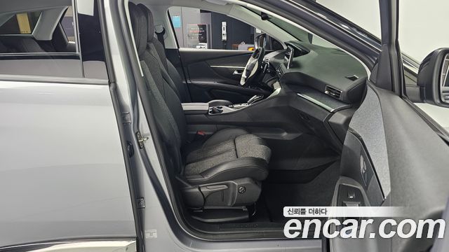 Peugeot 3008 2018 — photo 16