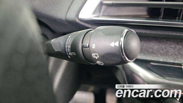 Peugeot 3008 2018 — photo 27