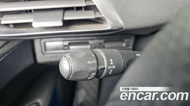 Peugeot 3008 2018 — photo 28