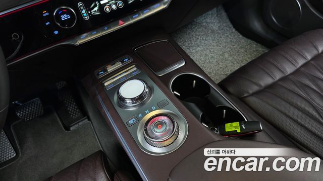 Genesis GV70 2021 — photo 12