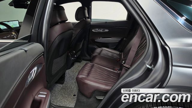 Genesis GV70 2021 — photo 17