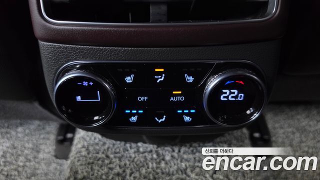 Genesis GV70 2021 — photo 24