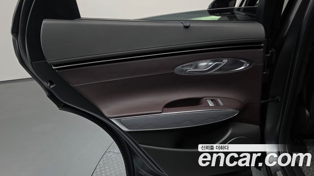 Genesis GV70 2021 — photo 15