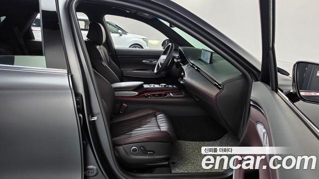 Genesis GV70 2021 — photo 16