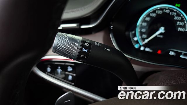 Genesis GV70 2021 — photo 29
