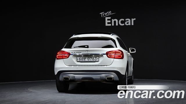 Mercedes-Benz GLA-Class 2016 — photo 4