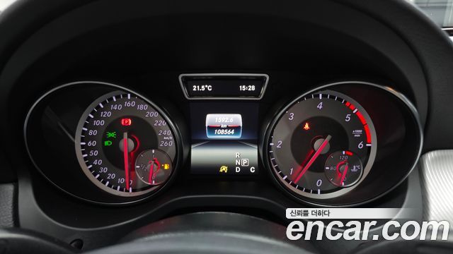 Mercedes-Benz GLA-Class 2016 — photo 8