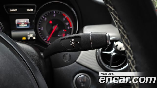 Mercedes-Benz GLA-Class 2016 — photo 9