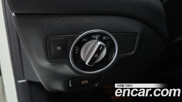 Mercedes-Benz GLA-Class 2016 — photo 17