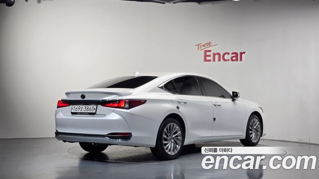 Lexus ES 2024 — photo 2