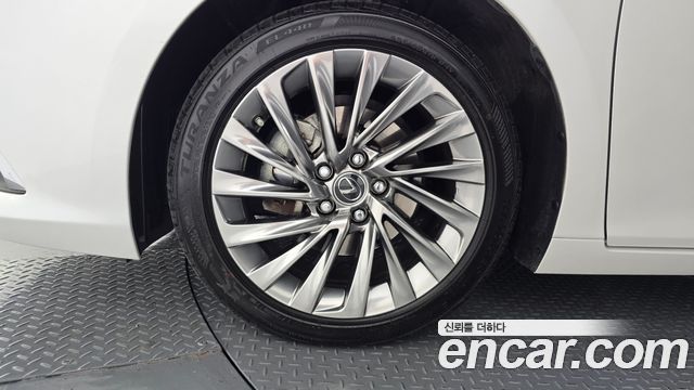 Lexus ES 2024 — photo 5