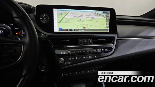 Lexus ES 2024 — photo 19