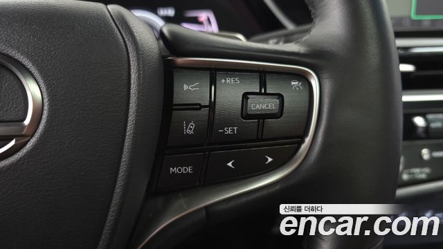 Lexus ES 2024 — photo 22