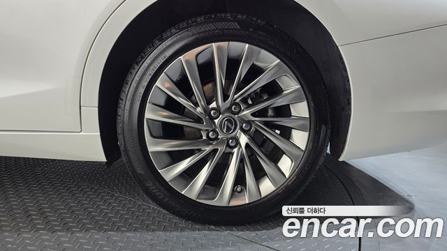 Lexus ES 2024 — photo 7