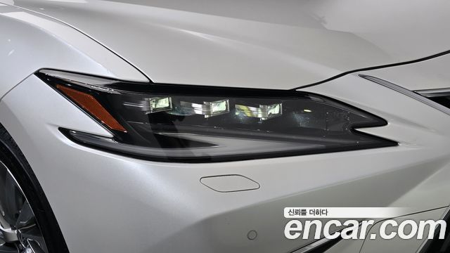 Lexus ES 2024 — photo 8