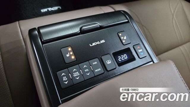 Lexus ES 2024 — photo 32