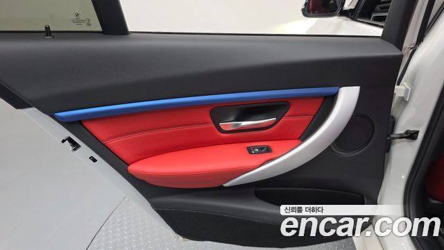 BMW 3-Series 2017 — photo 15