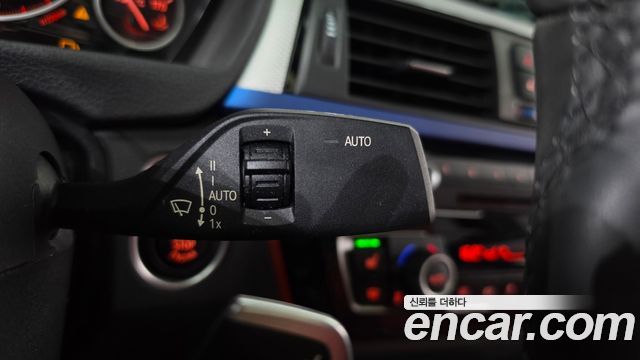 BMW 3-Series 2017 — photo 28