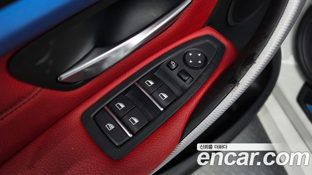 BMW 3-Series 2017 — photo 29
